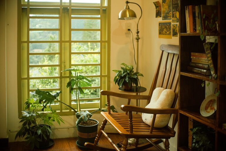 How to Create a Cozy and Inviting Reading Nook at Home